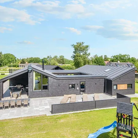 Holiday Lxxxi Vakantiehuis