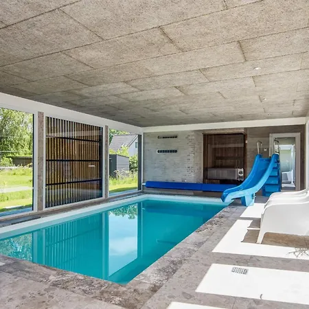 Vakantiehuis Holiday Lxxxi *
